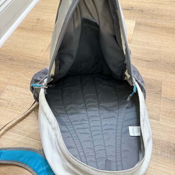 The North Face Jester Backpack Grey Blue Hiking College - Picture 9 of 10